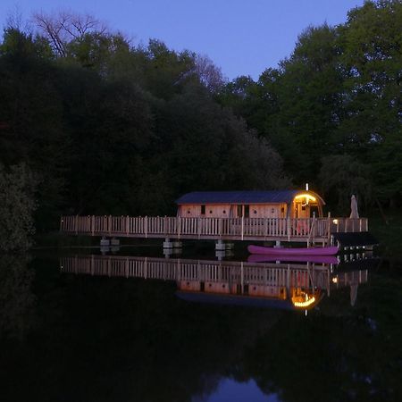 Domaine De La Clauzade Bed & Breakfast Saint-Germain-les-Vergnes ภายนอก รูปภาพ
