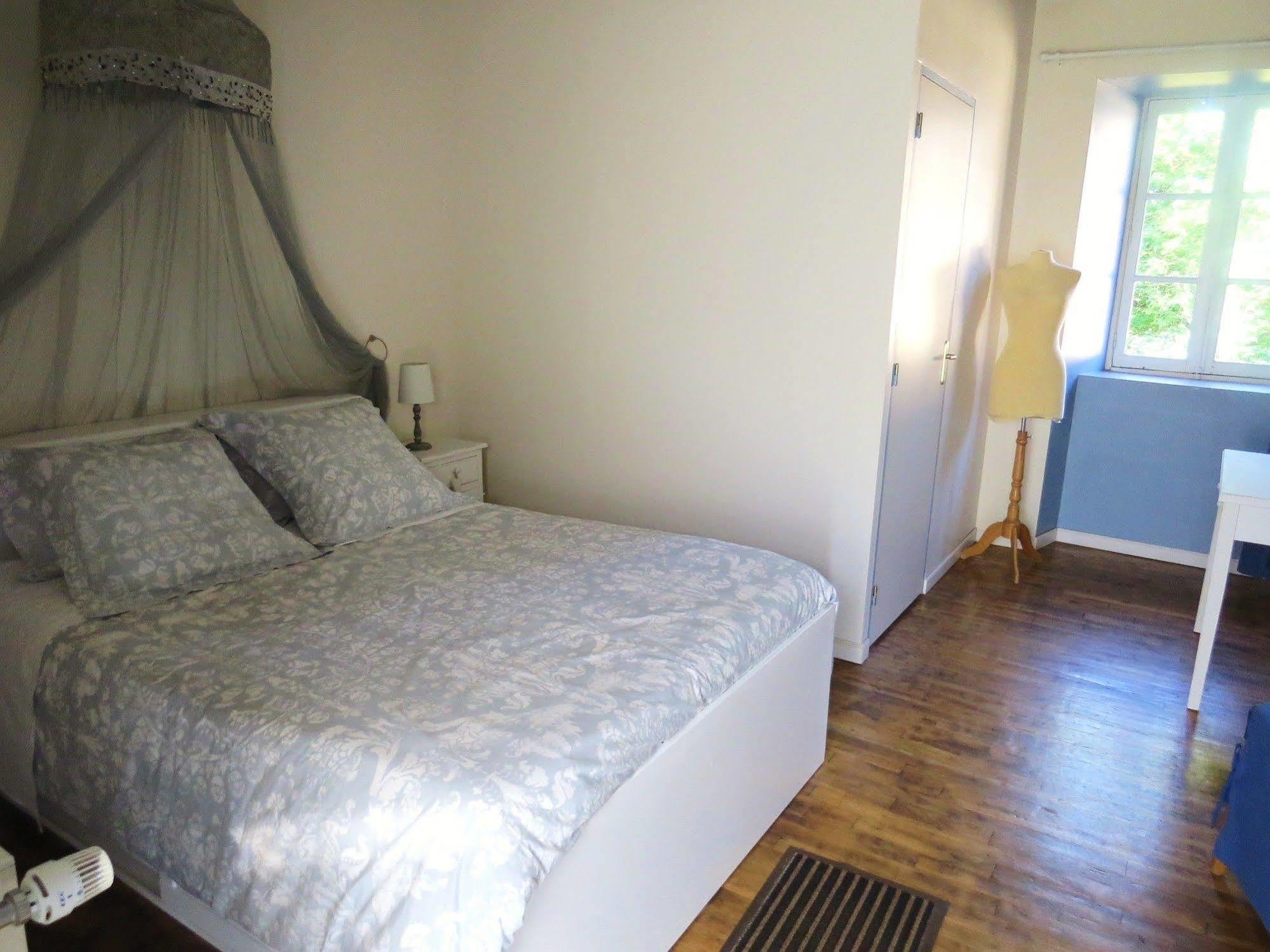 Domaine De La Clauzade Bed & Breakfast Saint-Germain-les-Vergnes ภายนอก รูปภาพ