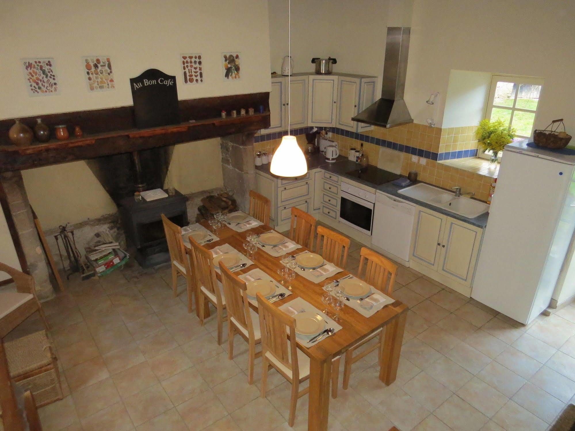 Domaine De La Clauzade Bed & Breakfast Saint-Germain-les-Vergnes ภายนอก รูปภาพ