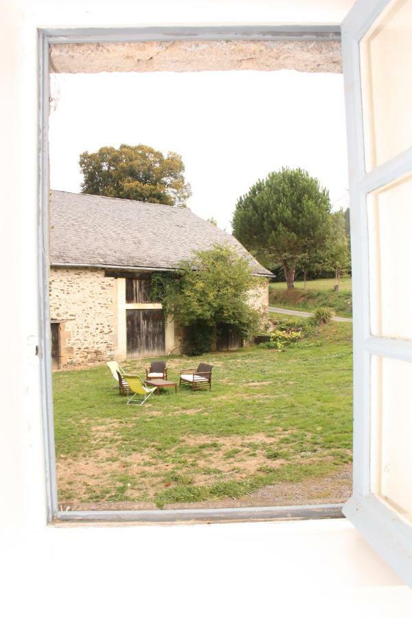 Domaine De La Clauzade Bed & Breakfast Saint-Germain-les-Vergnes ภายนอก รูปภาพ